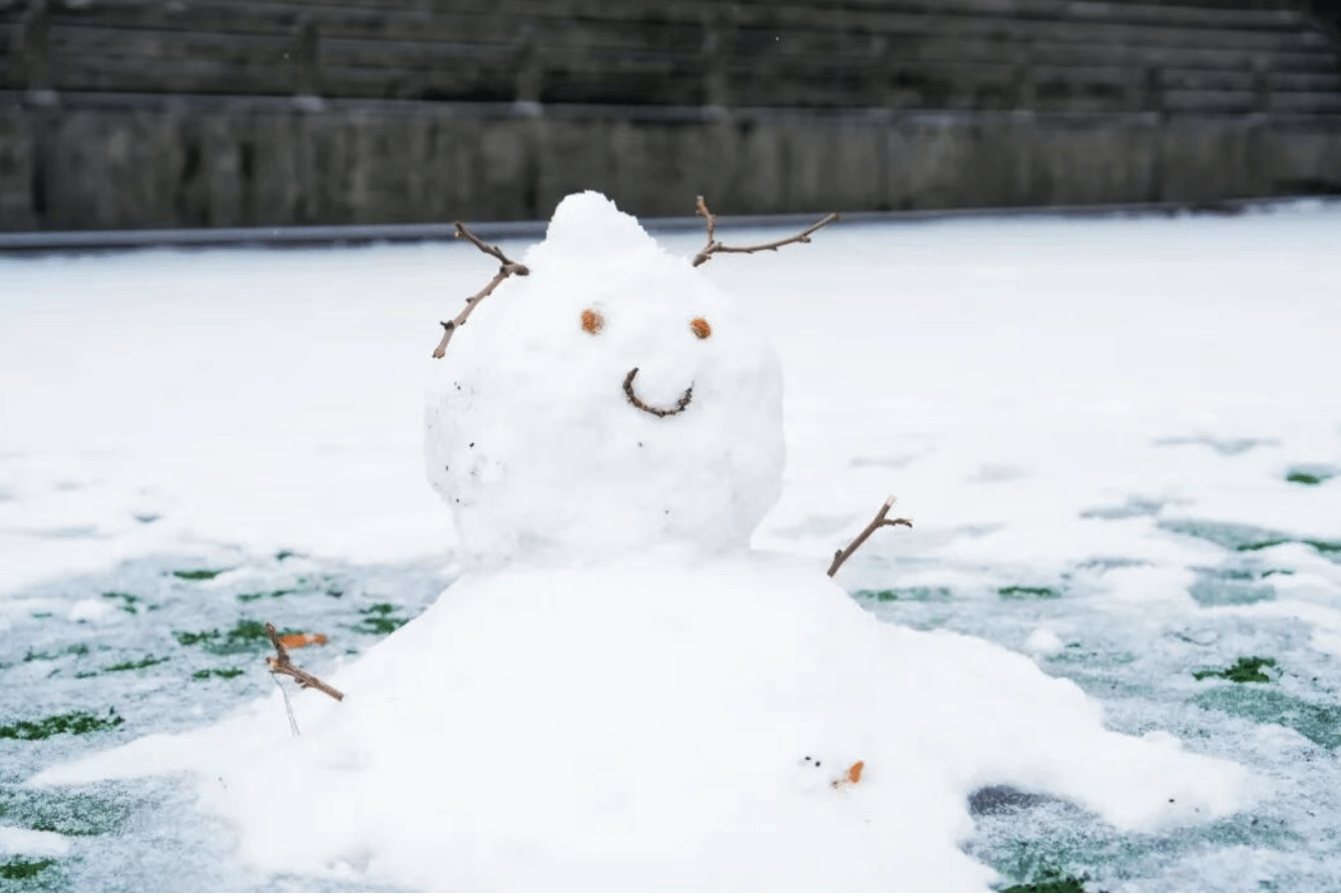 湖中医初雪如约而至